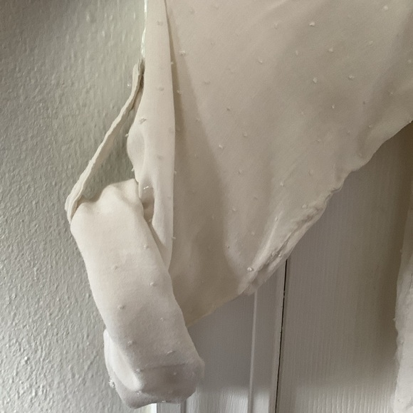 Darling Cream Button Down Blouse Size XL. #360 - Picture 3 of 9
